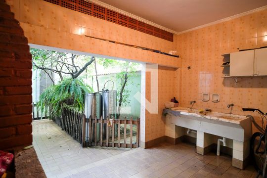 Área de Serviço de casa à venda com 5 quartos, 380m² em Barcelona, São Caetano do Sul