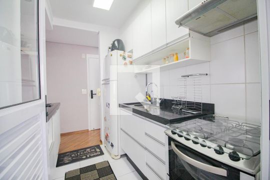 cozinha de apartamento para alugar com 2 quartos, 45m² em Jardim Modelo, São Paulo