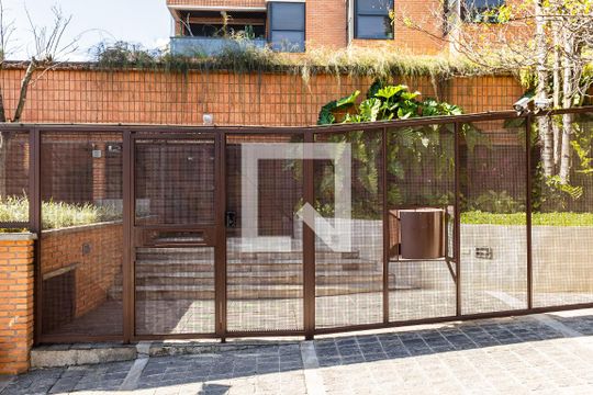 Fachada de apartamento à venda com 2 quartos, 140m² em Pinheiros, São Paulo