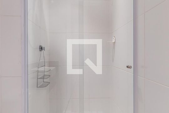 Banheiro de kitnet/studio para alugar com 1 quarto, 38m² em Centro, Guarulhos