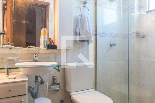 Banheiro da Suite de apartamento à venda com 3 quartos, 104m² em Vila Humaitá, Santo André