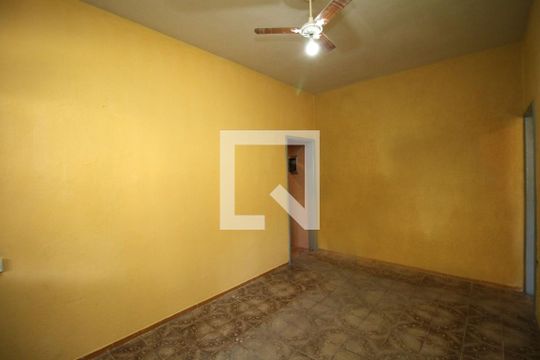 Sala de apartamento à venda com 1 quarto, 90m² em Penha, Rio de Janeiro