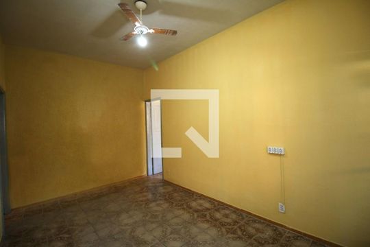 Sala de apartamento à venda com 1 quarto, 90m² em Penha, Rio de Janeiro