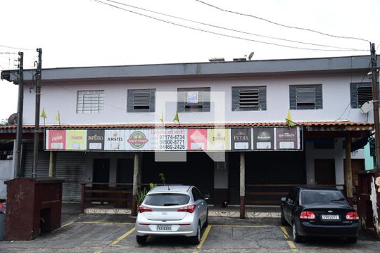 Fachada de casa para alugar com 2 quartos, 72m² em Jardim da Gloria, Cotia