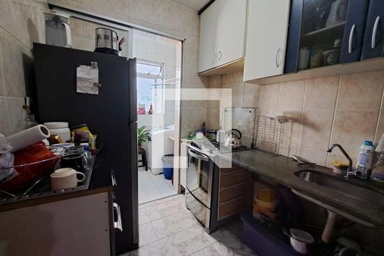 Cozinha  de apartamento à venda com 2 quartos, 66m² em Heliópolis, Belo Horizonte