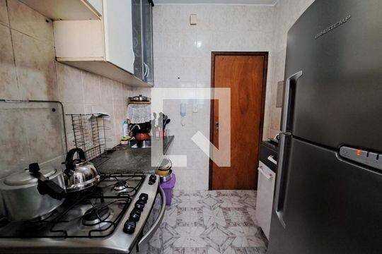 Cozinha  de apartamento à venda com 2 quartos, 66m² em Heliópolis, Belo Horizonte