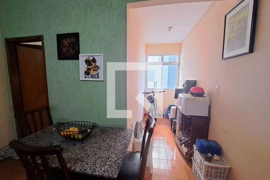 Sala  de apartamento à venda com 2 quartos, 66m² em Heliópolis, Belo Horizonte