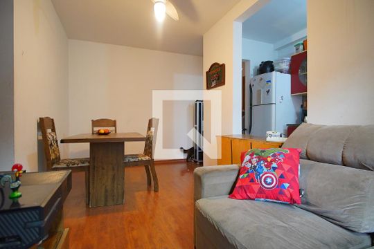 Sala  de apartamento para alugar com 2 quartos, 48m² em Protásio Alves, Porto Alegre