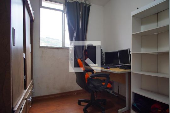 Quarto  2 de apartamento para alugar com 2 quartos, 48m² em Protásio Alves, Porto Alegre