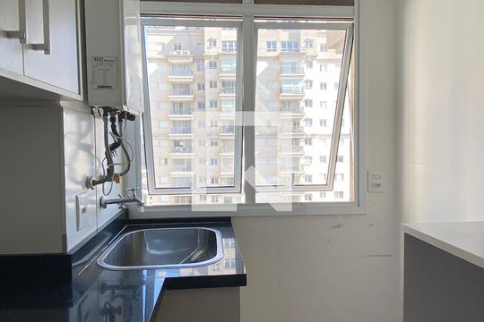 Área de Serviço de apartamento para alugar com 1 quarto, 50m² em Sítio Tamboré Alphaville, Barueri