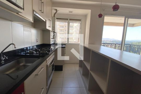 Cozinha de apartamento para alugar com 1 quarto, 50m² em Sítio Tamboré Alphaville, Barueri