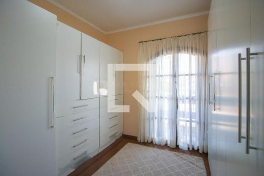 Casa à venda com 4 quartos, 235m² em Nova Petrópolis, São Bernardo do Campo