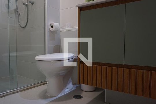 Banheiro de kitnet/studio à venda com 1 quarto, 25m² em Butantã, São Paulo