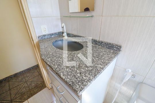 Banheiro de casa à venda com 2 quartos, 180m² em Água Doce, Jundiaí