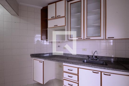 Cozinha  de apartamento à venda com 2 quartos, 61m² em Vila Gumercindo, São Paulo