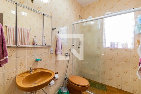Banheiro social de casa para alugar com 3 quartos, 170m² em Vila Sonia, São Paulo