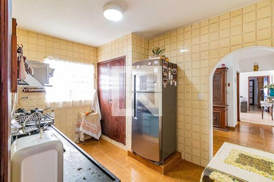 Cozinha de casa para alugar com 3 quartos, 170m² em Vila Sonia, São Paulo