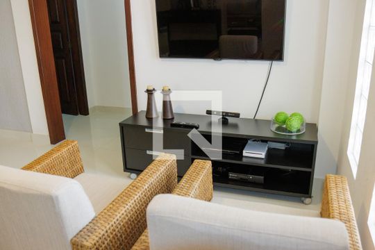 Sala de casa à venda com 6 quartos, 1200m² em Piratininga, Niterói