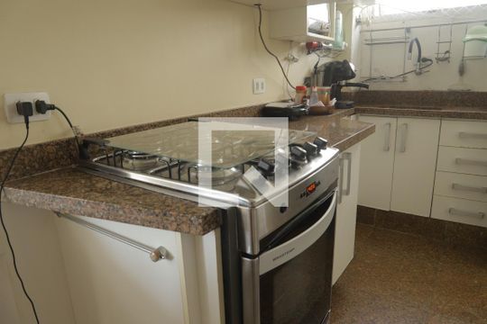 Cozinha de apartamento para alugar com 2 quartos, 110m² em Vila Clementino, São Paulo