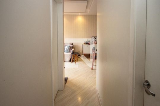 Corredor de apartamento à venda com 2 quartos, 45m² em Vila Independência, São Paulo