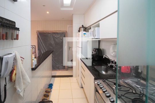 Cozinha de apartamento à venda com 2 quartos, 45m² em Vila Independência, São Paulo