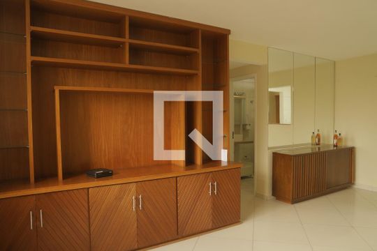 Sala de apartamento para alugar com 2 quartos, 65m² em Chácara Inglesa, São Paulo