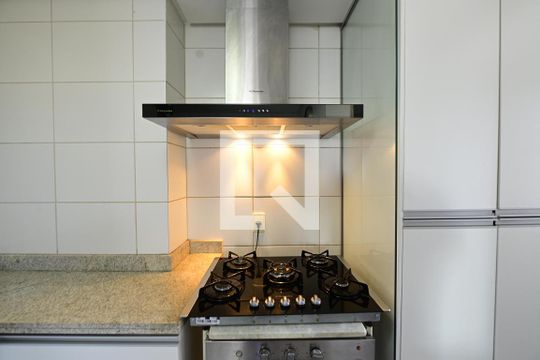 Cozinha de apartamento para alugar com 3 quartos, 90m² em Serrinha, Goiânia
