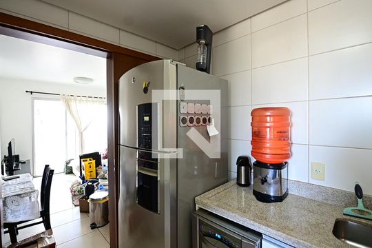 Cozinha de apartamento para alugar com 3 quartos, 90m² em Serrinha, Goiânia