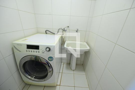Área de Serviço de apartamento para alugar com 3 quartos, 90m² em Serrinha, Goiânia