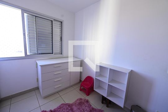 Quarto 2 de apartamento para alugar com 3 quartos, 90m² em Serrinha, Goiânia