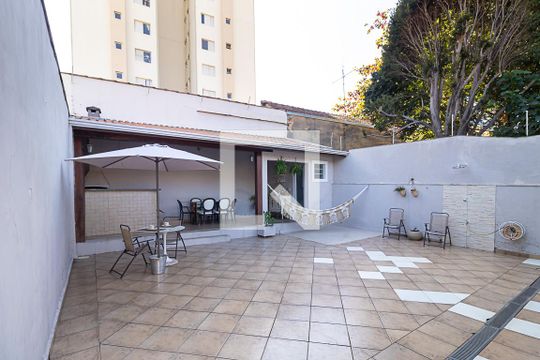 Quintal de casa à venda com 3 quartos, 265m² em Bosque, Campinas
