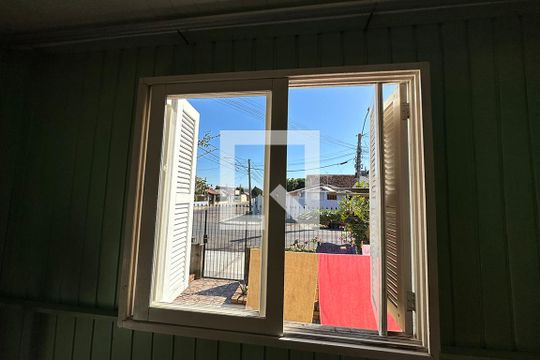 Sala - Janela de casa para alugar com 2 quartos, 60m² em Campina, São Leopoldo