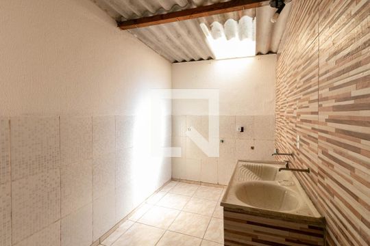 Cozinha e Área de Serviço de casa para alugar com 2 quartos, 55m² em Marajó, Belo Horizonte
