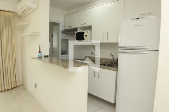Cozinha de apartamento à venda com 2 quartos, 67m² em Bela Vista, São Paulo