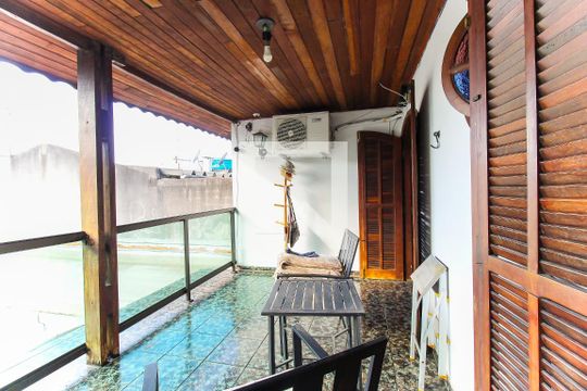 Varanda das Suítes de casa à venda com 2 quartos, 160m² em Jardim Lageado, São Paulo