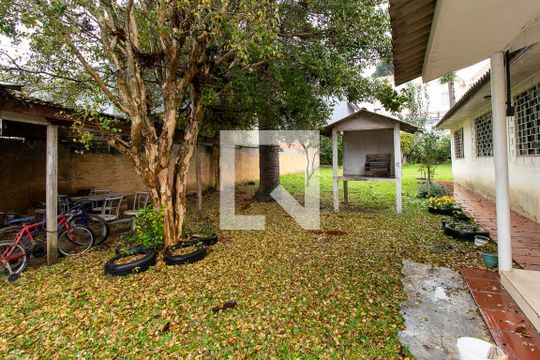 Área comum de casa à venda com 2 quartos, 880m² em Boqueirão, Curitiba