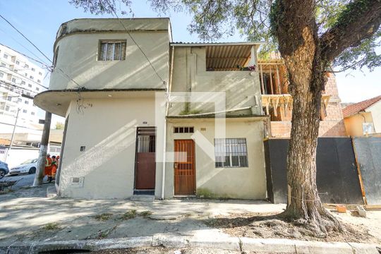 Fachada de casa à venda com 1 quarto, 46m² em Vila Santa Isabel, São Paulo