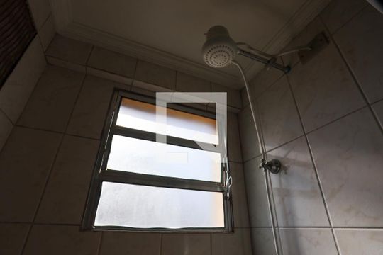 Banheiro - detalhes de apartamento para alugar com 3 quartos, 70m² em Jardim Recanto Suave, Cotia