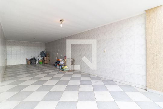 Garagem de casa à venda com 3 quartos, 200m² em Vila Brasilina, São Paulo