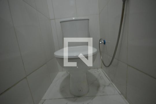 Banheiro de casa à venda com 2 quartos, 80m² em Vista Alegre, Rio de Janeiro