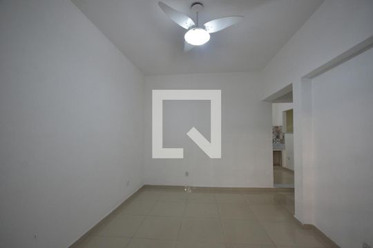 Sala de casa à venda com 2 quartos, 80m² em Vista Alegre, Rio de Janeiro