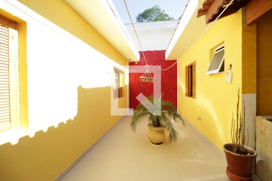 Quintal de casa à venda com 3 quartos, 250m² em Jardim Los Angeles, São Paulo