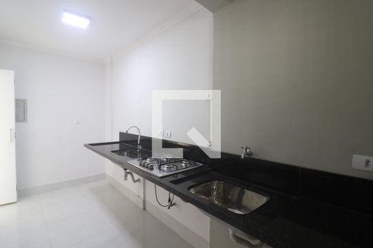 Cozinha  de apartamento para alugar com 2 quartos, 58m² em Santa Teresinha, São Paulo