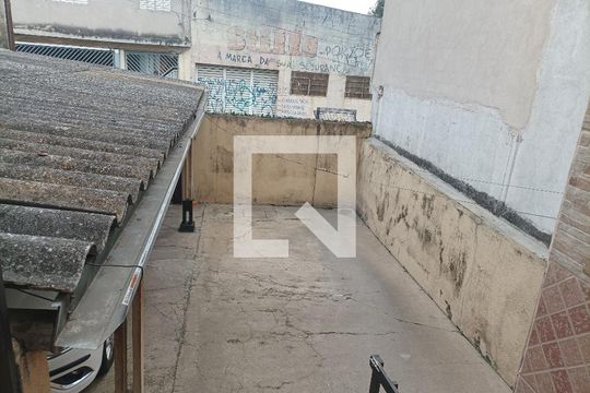 Garagem de casa à venda com 2 quartos, 108m² em Vila União (zona Leste), São Paulo