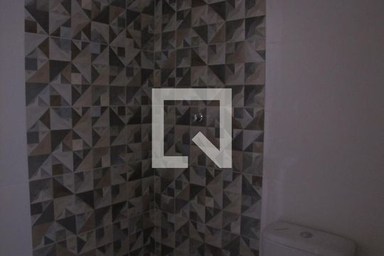 Banheiro de apartamento para alugar com 1 quarto, 35m² em Vila Guilhermina, São Paulo
