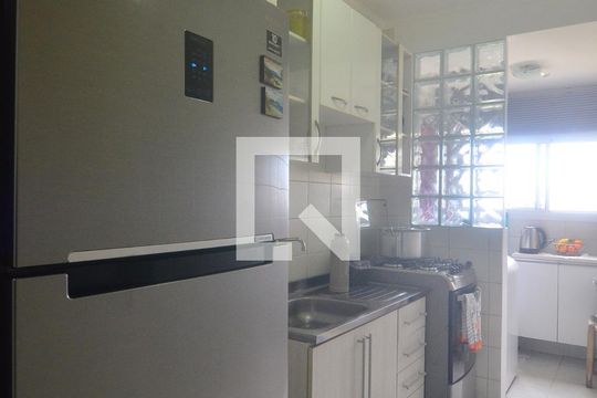 Cozinha de apartamento à venda com 2 quartos, 67m² em Harmonia, Canoas