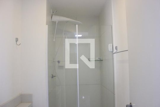 Banheiro de apartamento para alugar com 2 quartos, 36m² em Vila das Bandeiras, Guarulhos