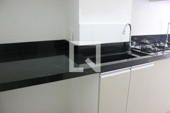 Lavanderia de apartamento para alugar com 2 quartos, 36m² em Vila das Bandeiras, Guarulhos