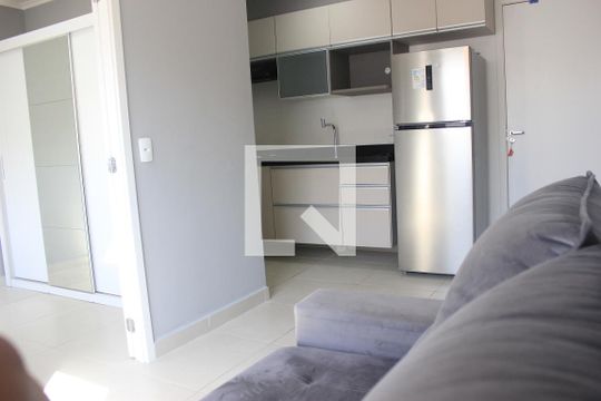 Sala de apartamento para alugar com 2 quartos, 36m² em Vila das Bandeiras, Guarulhos