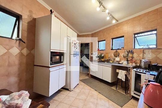 Cozinha de casa à venda com 4 quartos, 250m² em Vila do Encontro, São Paulo
